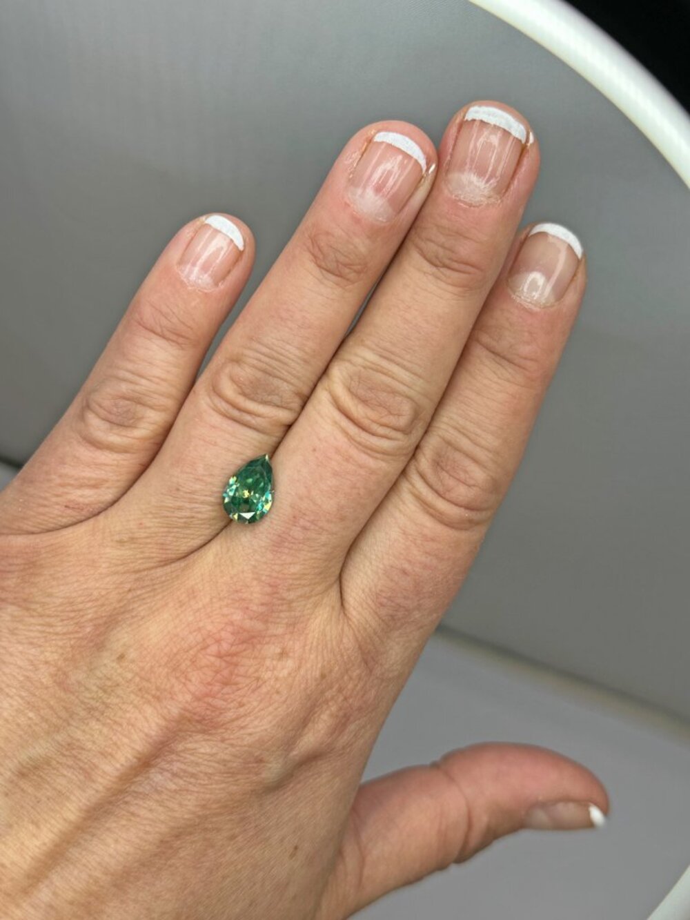 Large Green Diamond - Picture 3 of 15